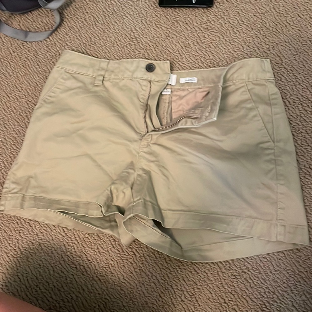 Khaki shorts, a new day, stretch elastic, size 6